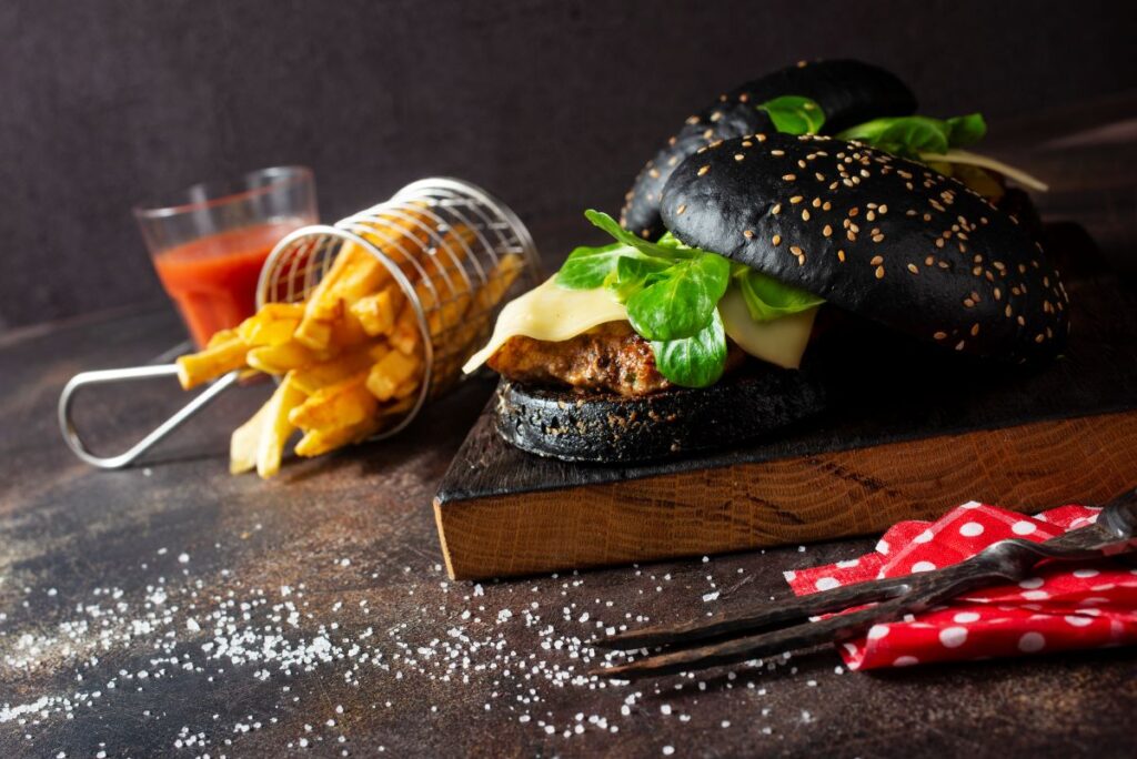 Így készülnek egy hamisítatlan varázs étteremhez méltó, mágikus hamburgereink